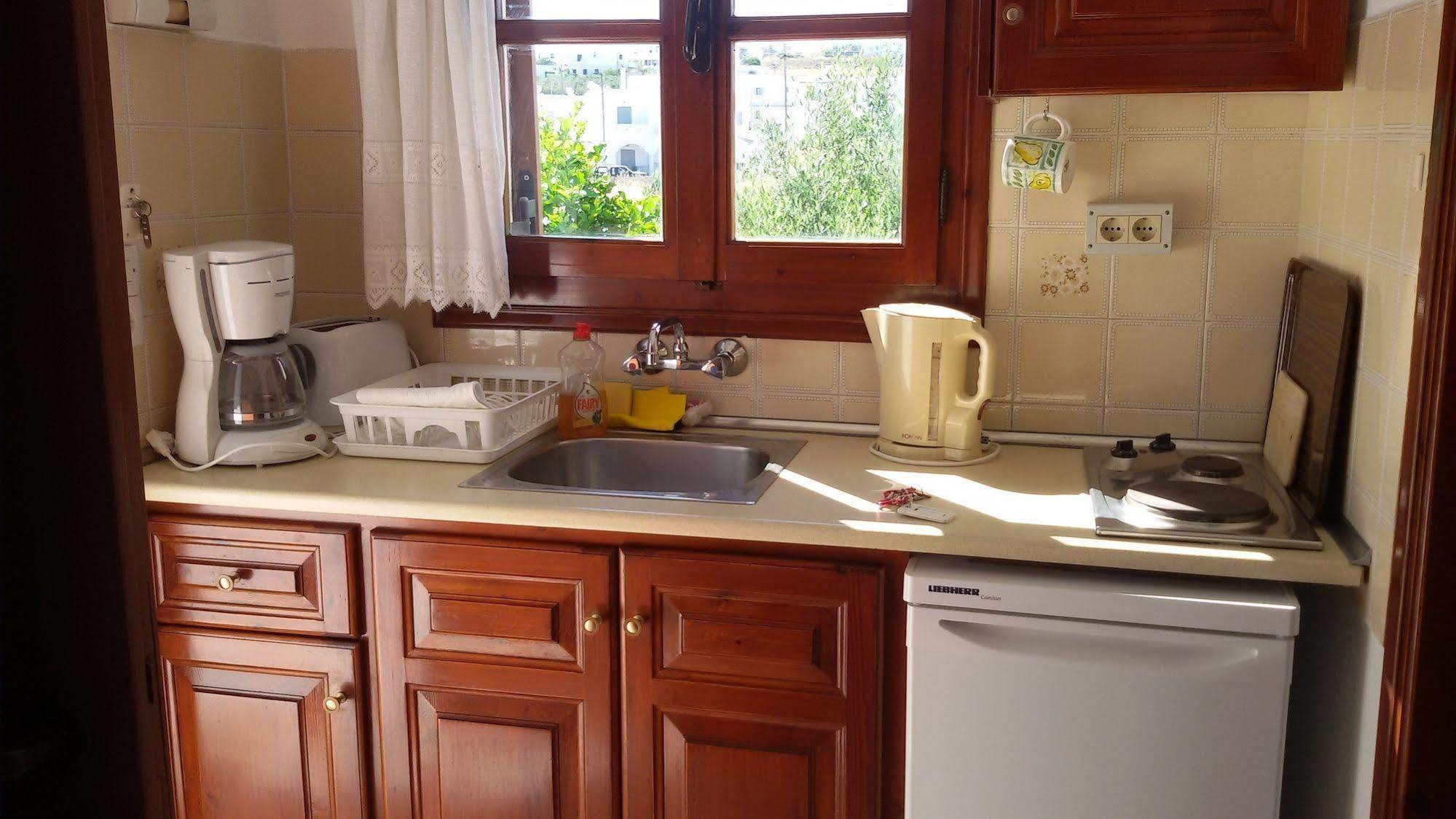 Sunset Studios And Apartments For Adults Over 21 Only Náousa Exteriör bild